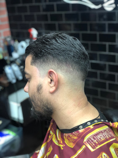 Barber Shop «Avenue Barbershop», reviews and photos, 68-32 Myrtle Ave, Glendale, NY 11385, USA