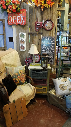 Treasures Remembered Florist, 600 W Locust St, Princeton, KY 42445, USA, 