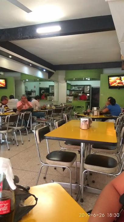 Restaurante Y Café Papagayo,s - Av Manuel Ávila Camacho 64, Santa Rosa, 70600 Salina Cruz, Oax., Mexico