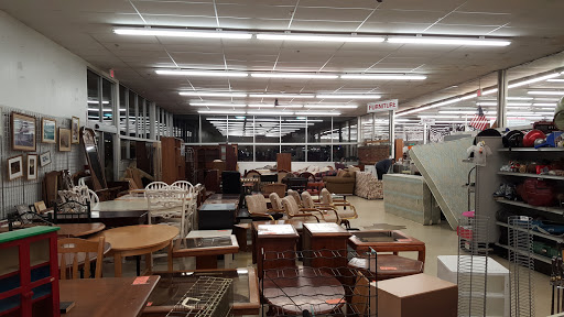 Thrift Store «The Salvation Army Family Store & Donation Center», reviews and photos, 6715 Dempster St, Morton Grove, IL 60053, USA