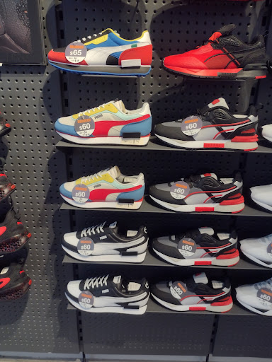 Shoe Store «Finish Line», reviews and photos, 522 Smith Haven Mall B07, Lake Grove, NY 11755, USA