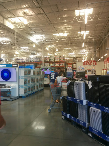 Warehouse store «Costco Wholesale», reviews and photos, 10088 Gulf Center Dr, Fort Myers, FL 33913, USA