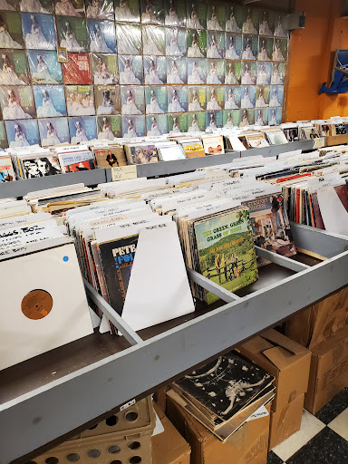 Record Store «POPS Resale», reviews and photos, 1423 Leestown Rd B, Lexington, KY 40511, USA