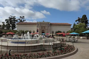 Plaza de Panama image