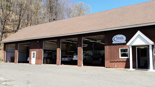 Auto Repair Shop «Tunxis Service Center», reviews and photos, 6 Park Pond Pl, Unionville, CT 06085, USA
