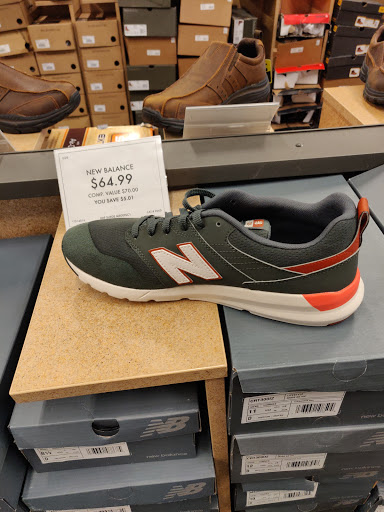 Shoe Store «DSW Designer Shoe Warehouse», reviews and photos, 2485 Richmond Ave, Staten Island, NY 10314, USA