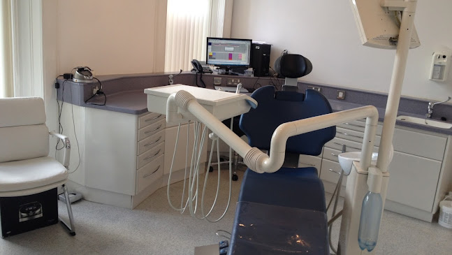 Reviews of Queen's Drive Dental Practice in Glasgow - Dentist