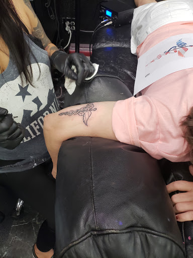 Tattoo Shop «Diamond Tattoos», reviews and photos, 7870 Culebra Rd #23, San Antonio, TX 78251, USA