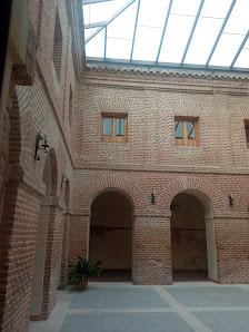 Biblioteca Pública Municipal de La Torre de Esteban Hambrán. Pl. Manuel García Martín, 0, 45920 La Torre de Esteban Hambrán, Toledo, España