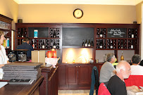 Atmosphère du Restaurant français L'Oustal à Saint-Jean-du-Bruel - n°9