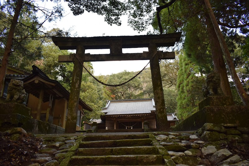 村所八幡神社