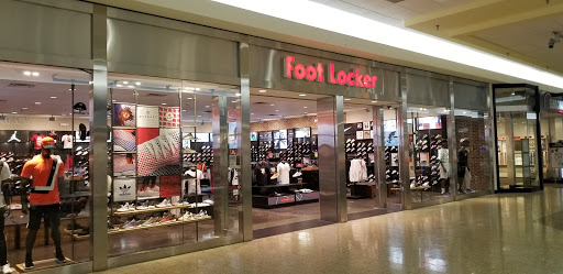 Foot Locker, 2625 Scottsville Rd #320, Bowling Green, KY 42104, USA, 