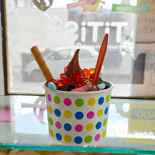 Opiniones de TiTiS frozen yogurt & más en Latacunga - Tienda