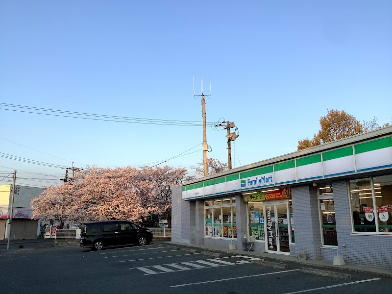 ファミリーマート 荒尾桜山店
