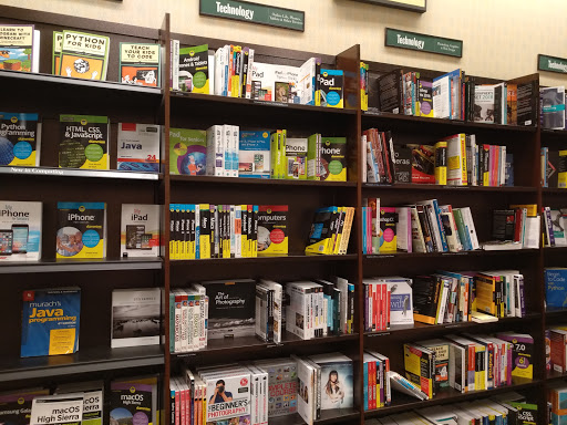 Book Store «Barnes & Noble», reviews and photos, 210 Americana Way, Glendale, CA 91210, USA