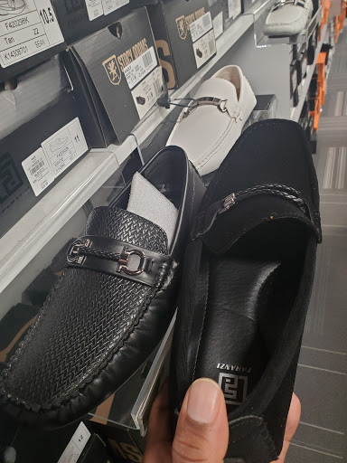 Clothing Store «K&G Fashion Superstore», reviews and photos, 2001 West Eight Mile RD, Detroit, MI 48203, USA