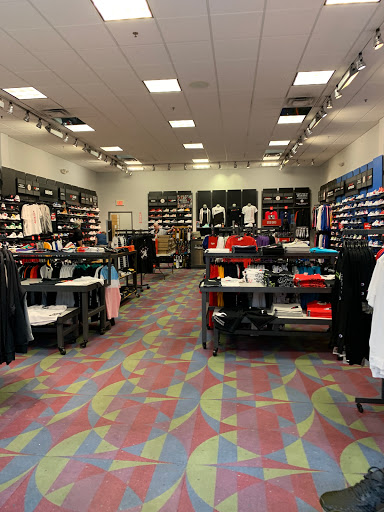 Shoe Store «Foot Locker», reviews and photos, 184 Exton Square Mall, Exton, PA 19341, USA