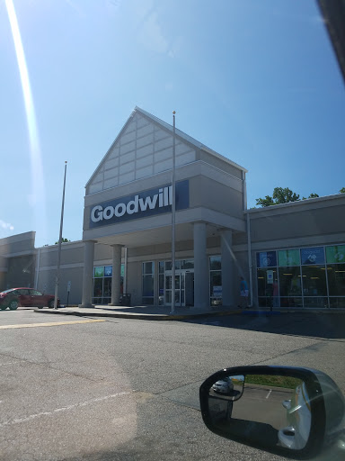 Thrift Store «Goodwill Mechanicsville Retail Store», reviews and photos, 7147 Brandy Run Dr, Mechanicsville, VA 23111, USA