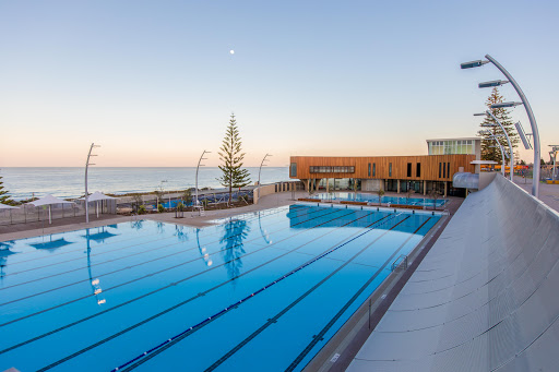 Outdoor swimming pools in Perth