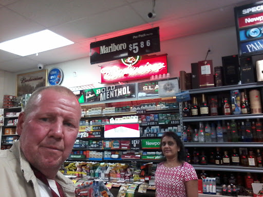 Liquor Store «Largo Liquor», reviews and photos, 1254 Seminole Blvd, Largo, FL 33770, USA