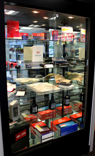 Car Dealer «Herb Chambers Kia of Burlington», reviews and photos, 93 Cambridge St, Burlington, MA 01803, USA