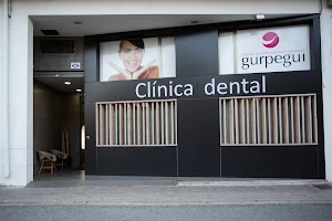 Centro de Especialidades Dentales Gurpegui SL image