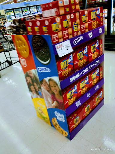 Supermarket «Giant Eagle Supermarket», reviews and photos, 2000 Penny Ln, Jeannette, PA 15644, USA