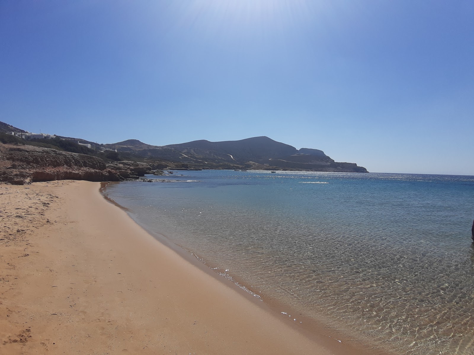 Foto von Agios Georgios beach mit gerader strand