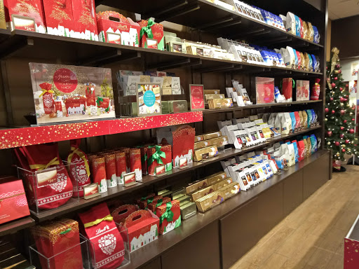 Shopping Mall «Clinton Crossing Premium Outlets», reviews and photos, 20 Killingworth Turnpike, Clinton, CT 06413, USA