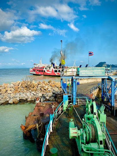 Raja ferry port Donsak