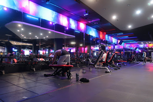 Health Club «USA FITNESS SUPER CENTER», reviews and photos, 13640 Foothill Blvd, Sylmar, CA 91342, USA