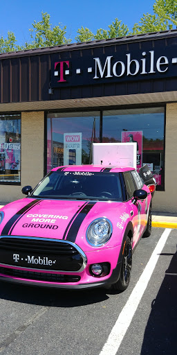 Cell Phone Store «T-Mobile», reviews and photos, 115 NJ-73 #70, West Berlin, NJ 08091, USA