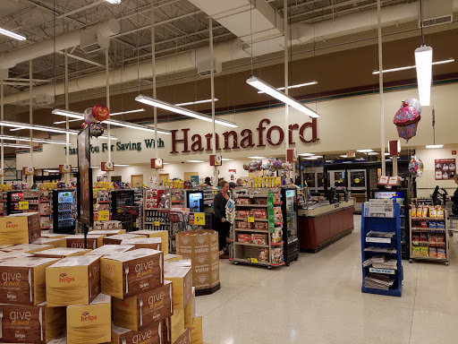 Grocery Store «Hannaford Supermarket», reviews and photos, 21110 Pioneer Plaza Dr, Watertown, NY 13601, USA