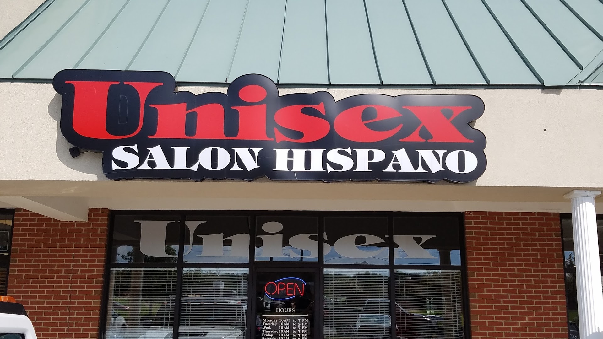 Unisex Salon Hispano