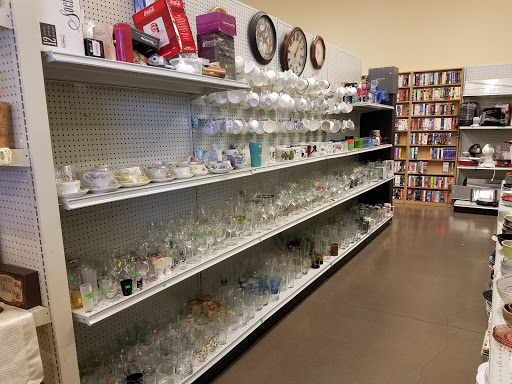 Thrift Store «St Vincent De Paul - West Broadway Thrift Store», reviews and photos, 2345 W Broadway, Eugene, OR 97402, USA