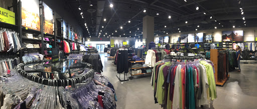 Clothing Store «Eddie Bauer Outlet», reviews and photos, 6800 N 95th Ave #440, Glendale, AZ 85305, USA