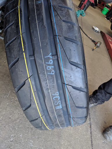 Tire Shop «Discount Tire Store - Roundlake Beach, IL», reviews and photos, 2125 N Illinois 83, Round Lake Beach, IL 60073, USA