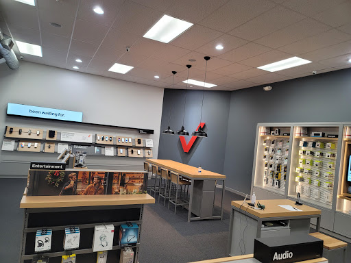 Cell Phone Store «Verizon Authorized Retailer, TCC», reviews and photos, 4225 Brownsville Rd, Pittsburgh, PA 15227, USA