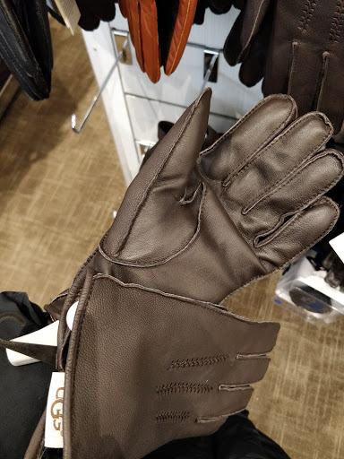 Department Store «Nordstrom Rack Chestnut Street», reviews and photos, 1700 Chestnut St, Philadelphia, PA 19103, USA