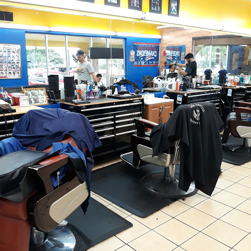 Barber Shop «Latin American Barber Shop Inc», reviews and photos, 118 Pierce Christie Dr, Valrico, FL 33594, USA