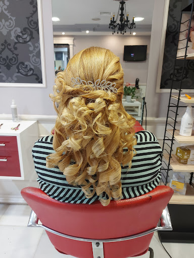 Celia santamarta estilista en Xàtiva, Valencia