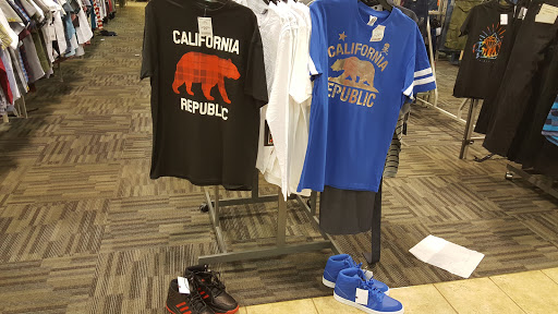 Clothing Store «Burlington Coat Factory», reviews and photos, 22331 Eureka Rd, Taylor, MI 48180, USA