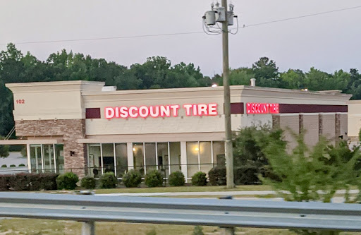 Tire Shop «Discount Tire Store - Florence, SC», reviews and photos, 102 Woody Jones Blvd, Florence, SC 29501, USA