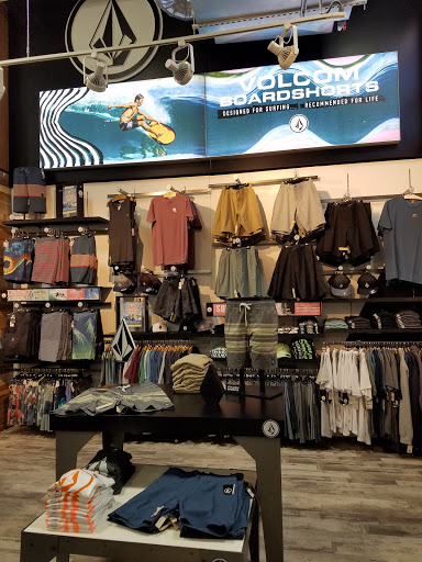 Surf Shop «BC Surf & Sport in Ft. Lauderdale», reviews and photos, 1701 N Federal Hwy, Fort Lauderdale, FL 33305, USA