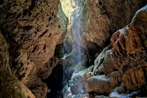 Cuevas de Bayano image