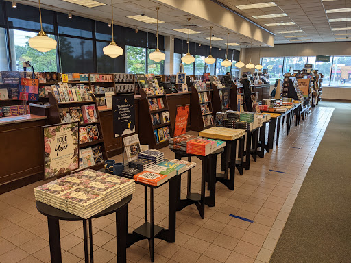 Book Store «Barnes & Noble», reviews and photos, 1156 US-46, Woodland Park, NJ 07424, USA