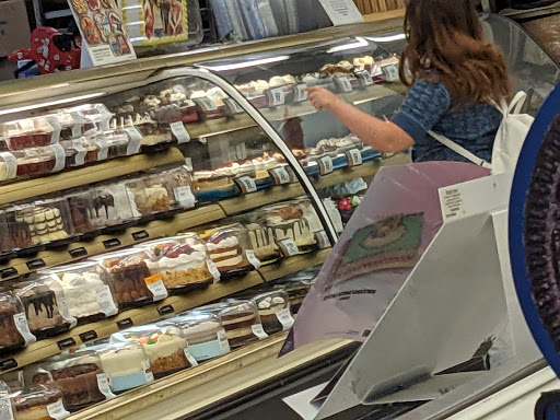 Grocery Store «Giant», reviews and photos, 1454 Chain Bridge Rd, McLean, VA 22101, USA