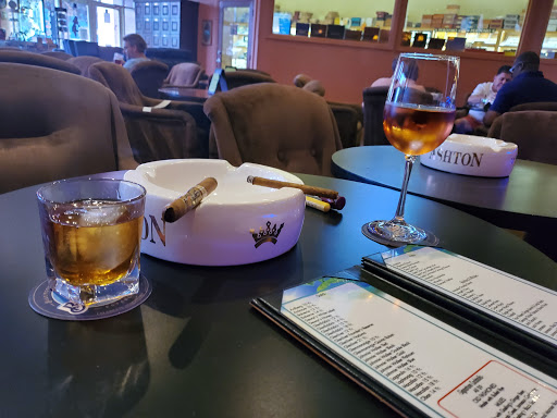 Cigar Shop «Island Girl Cigar Bar», reviews and photos, 7860 Gate Pkwy #115, Jacksonville, FL 32256, USA