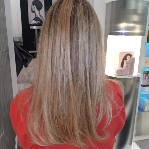 Beauty Salon «Maxine Salon», reviews and photos, 712 N Rush St, Chicago, IL 60611, USA