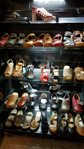 Shoe Store «Heel & Sole Shoes», reviews and photos, 708 Mangrove Ave, Chico, CA 95926, USA